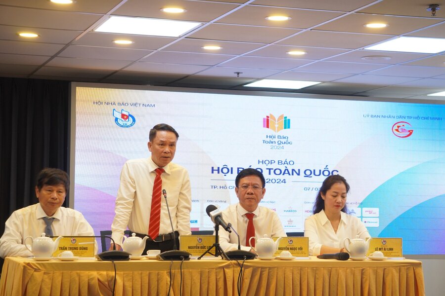 Ông Nguyễn Đức Lợi – Phó Chủ tịch thường trực Hội Nhà báo Việt Nam, Trưởng Ban tổ chức chia sẻ tại buổi họp báo (Ảnh: Nguyễn Thuỷ)