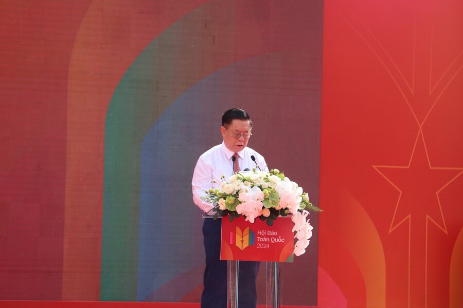 Ông Nguyễn Trọng Nghĩa, Bí thư Trung ương Đảng, Trưởng Ban Tuyên giáo Trung ương phát biểu tại Lễ khai mạc Hội Báo