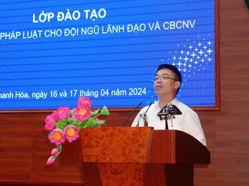 Phó Giám đốc PC Thanh Hóa Nghiêm Đình Sơn phát biểu tại buổi tập huấn
