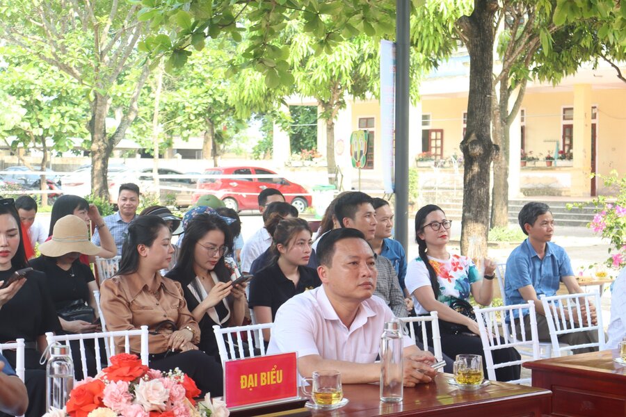 Ông Đậu Tùng Lâm, Giám đốc Sở Thông tin và Truyền thông Hà Tĩnh tới tham dự Lễ phát động hưởng ứng ngày sách và văn hóa đọc Việt Nam