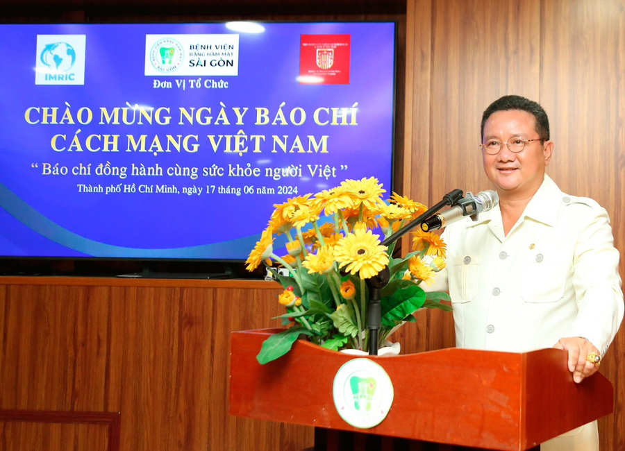 Ông Hồ Minh Sơn phát biểu cảm ơn các nhà báo, phóng viên