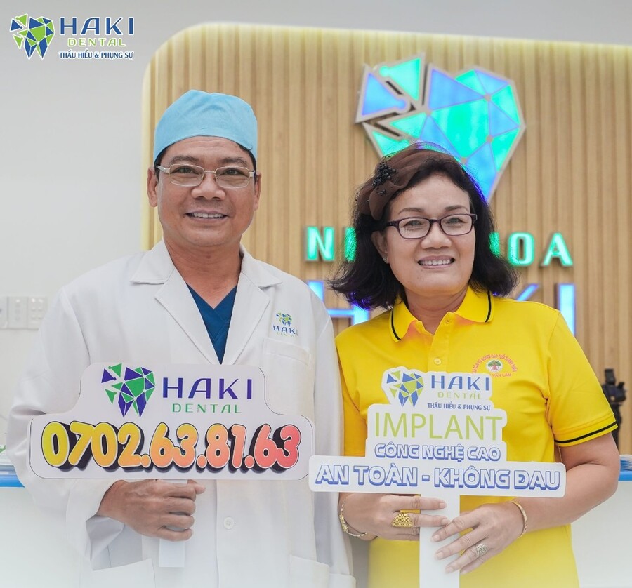 Khách tham gia đến từ CLB Dân vũ người cao tuổi thanh xuân. Ảnh: Haki Dental