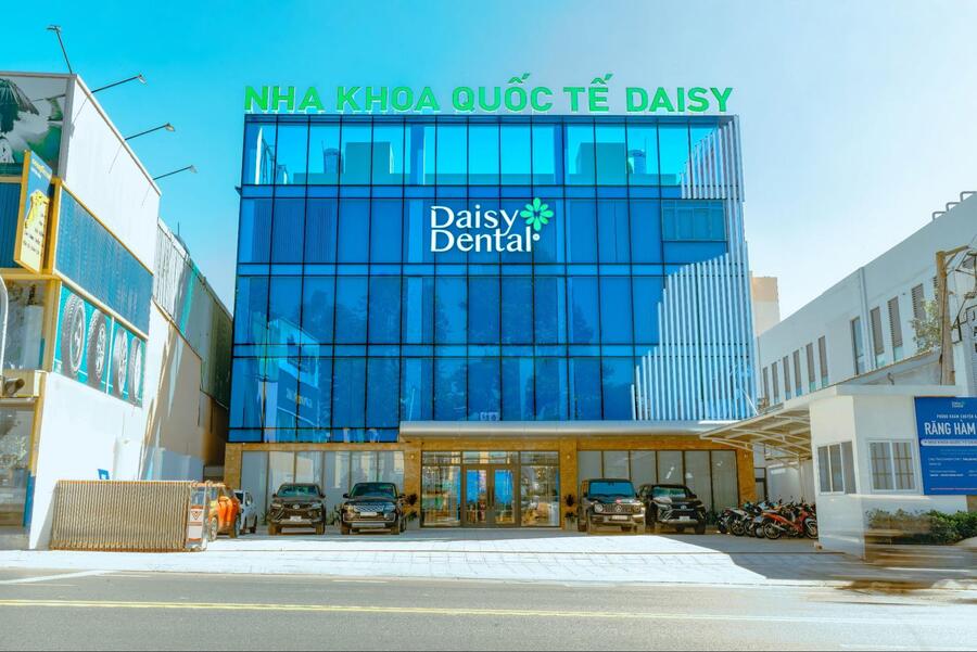 Daisy Dental đầu tư cơ sở vật chất hiện đại, tiện nghi, có chi nhánh tại nhiều tỉnh, thành