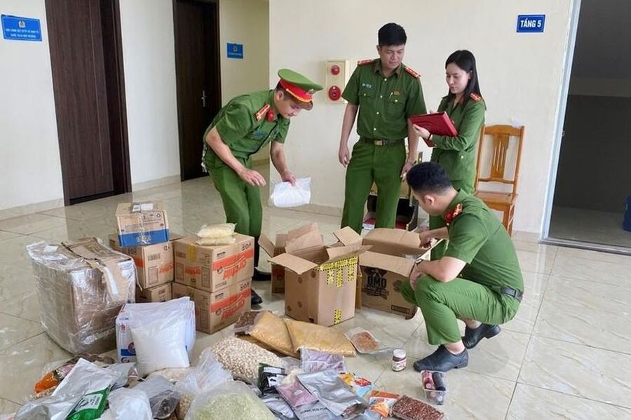 Nguyên liệu sản xuất bánh trung thu hết hạn, không rõ nguồn gốc vừa bị cơ quan chức năng phát hiện, thu giữ