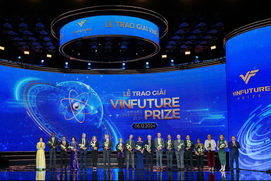 Giải Đặc biệt VinFuture 2024 dành cho Nhà khoa học đến từ các nước đang phát triển vinh danh Tiến sĩ Firdausi Qadri (Bangladesh)