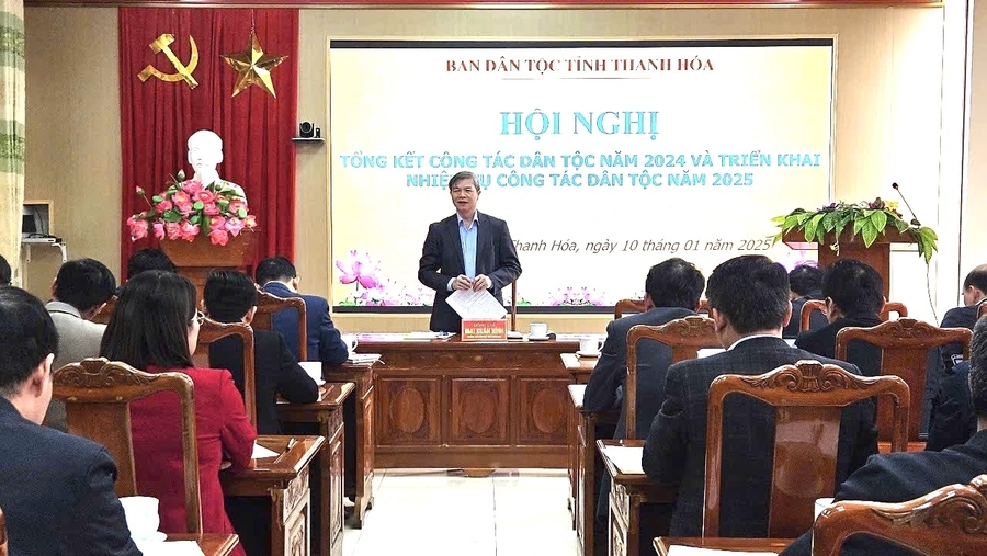 Trưởng Ban Dân tộc tỉnh Thanh Hóa Mai Xuân Bình phát biểu tại Hội nghị