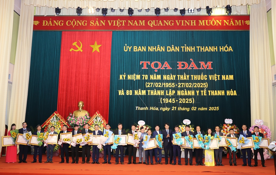 Quang cảnh tọa đàm kỷ niệm 70 năm ngày Thầy thuốc Việt Nam