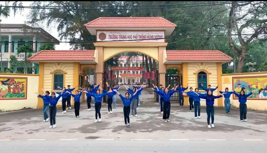Hoạt động của học sinh Trường THPT Hùng Vương