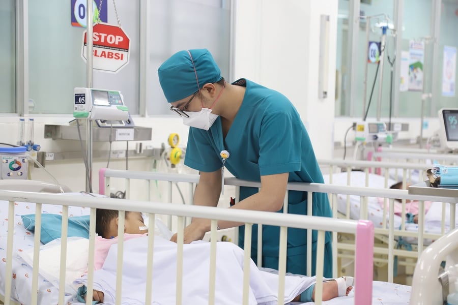So với cùng kỳ năm ngoái, số ca sởi tăng vọt hơn 33.800 ca