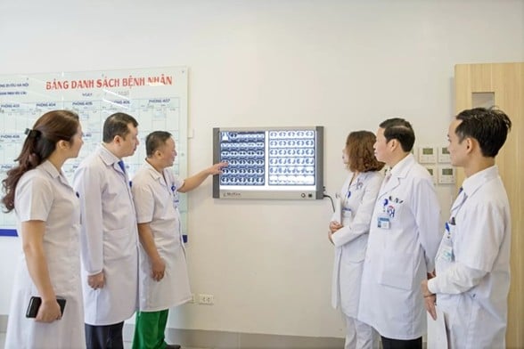 Bệnh viện Ung Bướu Hà Nội đã thường xuyên tổ chức các buổi Hội chẩn khám chữa bệnh từ xa. Ảnh BVCC