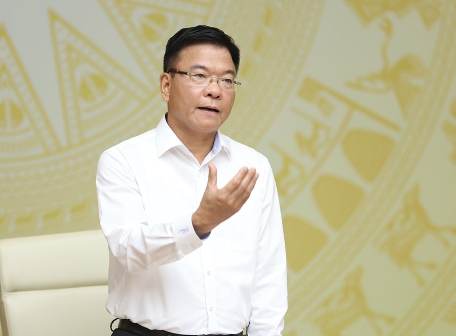 Trong thời gian tới, Phó Thủ tướng Lê Thành Long yêu cầu quán triệt chỉ đạo của Tổng Bí thư tại buổi làm việc với Bộ Y tế nhân kỉ niệm 70 năm ngày Thầy thuốc Việt Nam, đó là: Phát triển Y học cổ truyền kết hợp với Y học hiện đại - Ảnh: VGP/Đức Tuân