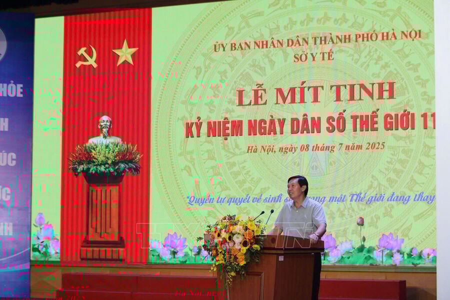 Phó Giám đốc Sở Y tế Hà Nội Trần Văn Chung phát biểu khai mạc. Ảnh: Nguyễn Cúc-TTXVN