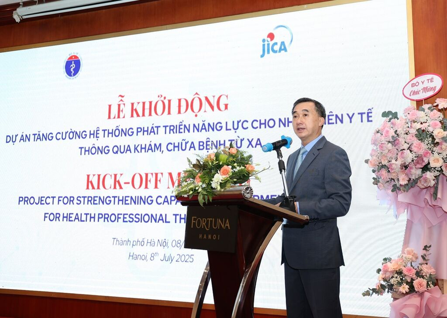 Giáo sư, Tiến sĩ Trần Văn Thuấn, Thứ trưởng Bộ Y tế, Chủ tịch Hội đồng Y khoa Quốc gia phát biểu Ảnh: Lê Hảo