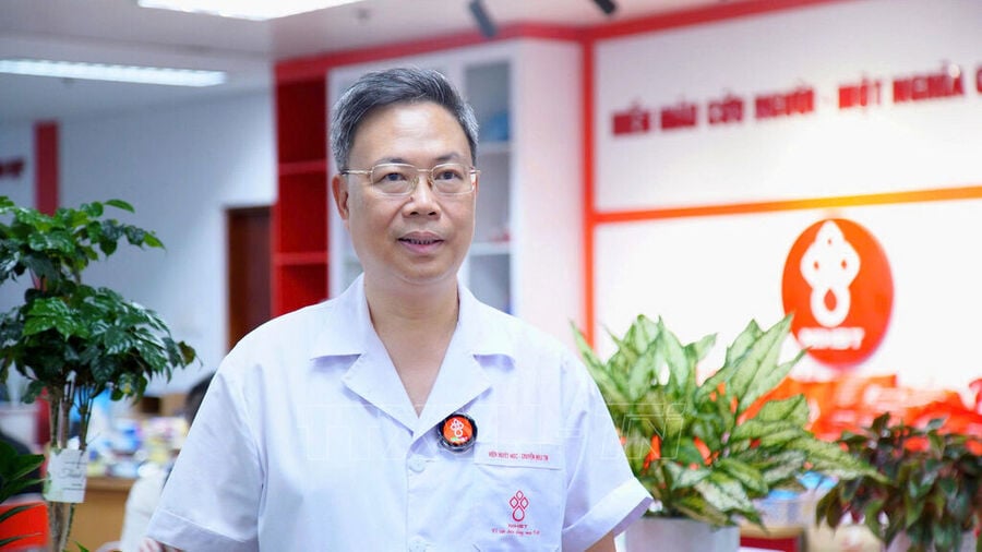Phó Giáo sư, Tiến sĩ Nguyễn Hà Thanh, Viện trưởng Viện Huyết học - Truyền máu Trung ương thông báo về chương trình.