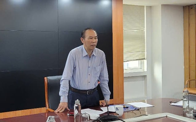 Thứ trưởng Bộ Nông nghiệp và Môi trường Phùng Đức Tiến yêu cầu các địa phương, các đơn vị chức năng cần tăng cường giám sát, phát hiện sớm dịch bệnh và kịp thời tiêu huỷ lợn mắc bệnh. (Ảnh chinhphu.vn)