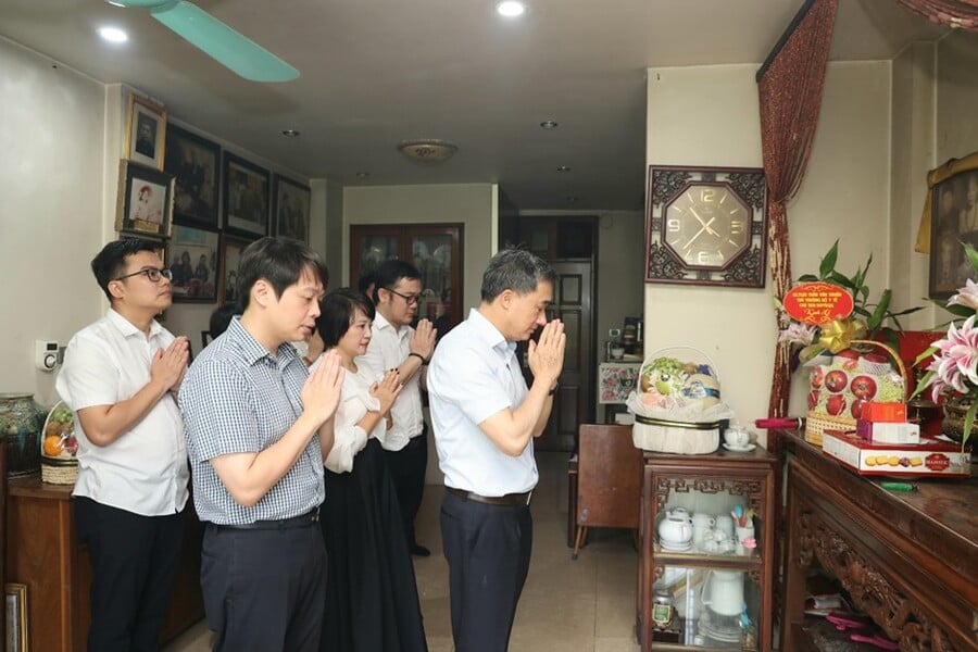 thu-truong-tran-van-thuan-thap-huong-bac-si-dang-thuy-tram-skcd