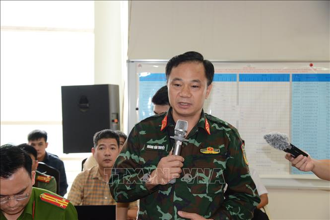 Đại tá Hoàng Văn Thuyết, Chính ủy Bộ Chỉ huy Quân sự tỉnh Quảng Ninh trả lời báo chí
