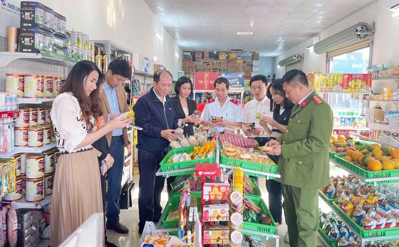 Dự thảo Luật an toàn thực phẩm siết chặt các quy định trong lĩnh vực với mức đề xuất xử phạt có tính răn đe hơn. (Ảnh minh họa)
