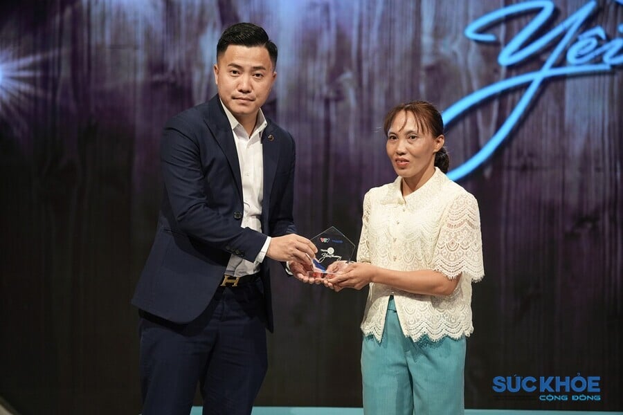 Câu chuyện xúc động của chị Thơm sẽ được kể trong chương trình “Trạm Yêu Thương” của VTV1 mới đây khiến nhiều người không khỏi cảm phục về nghị lực phi thường, vươn lên trước nghịch cảnh số phận