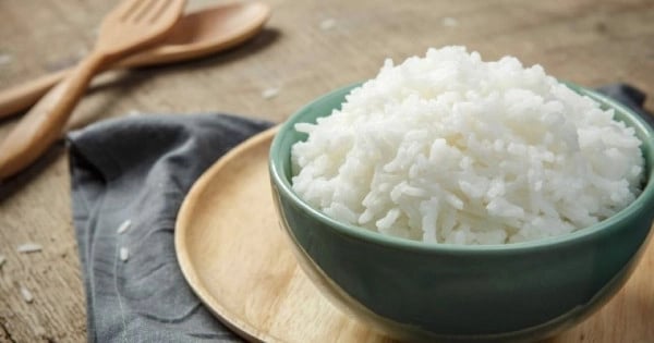 Cơm nguội chỉ nên để trong tủ lạnh và sử dụng trong 1-2 ngày để đảm bảo an toàn cho sức khỏe