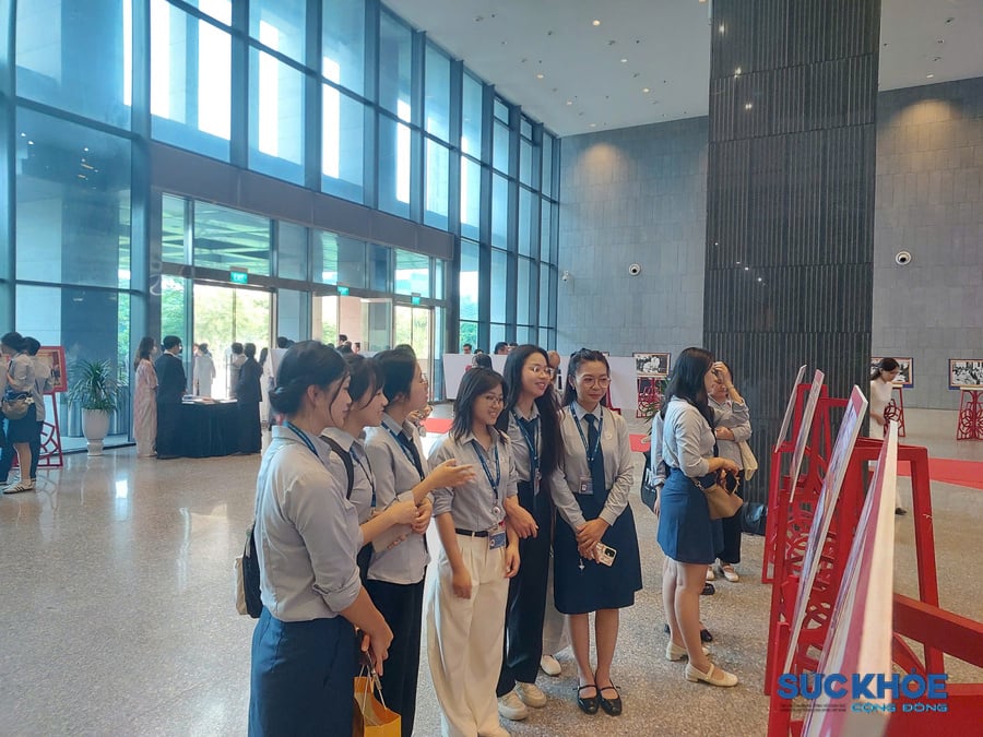 Hội thảo trưng bày nhiều tác phẩm ý nghĩa về hoạt động ngoại giao