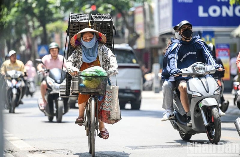 Nắng nóng gay gắt tiếp tục kéo dài tại Bắc và Trung bộ trong những ngày tới (ảnh minh họa: Báo Nhân Dân)