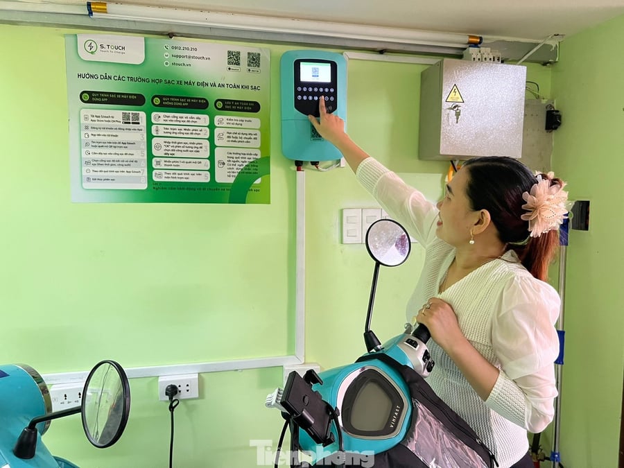 Nhiều chủ quán ứng dụng công nghệ, lắp các thiết bị an toàn khi sạc xe nhằm đảm bảo an toàn phòng cháy chữa cháy