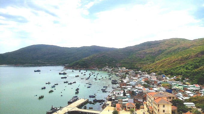 Người dân làng chài Minh Hải hiện phải sống trong cảnh thiếu nước sạch kéo dài nhiều năm