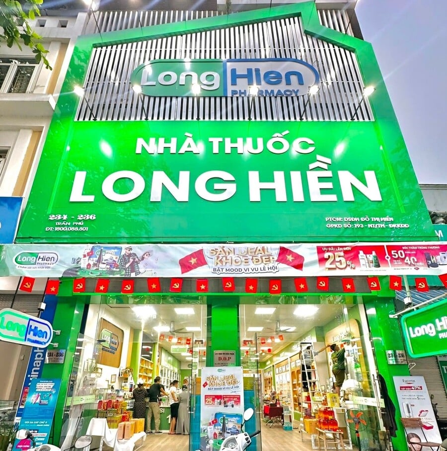 Nhà thuốc Long Hiền Cơ sở 1 tại 234-236 Trần Phú, phường Hạc Thành