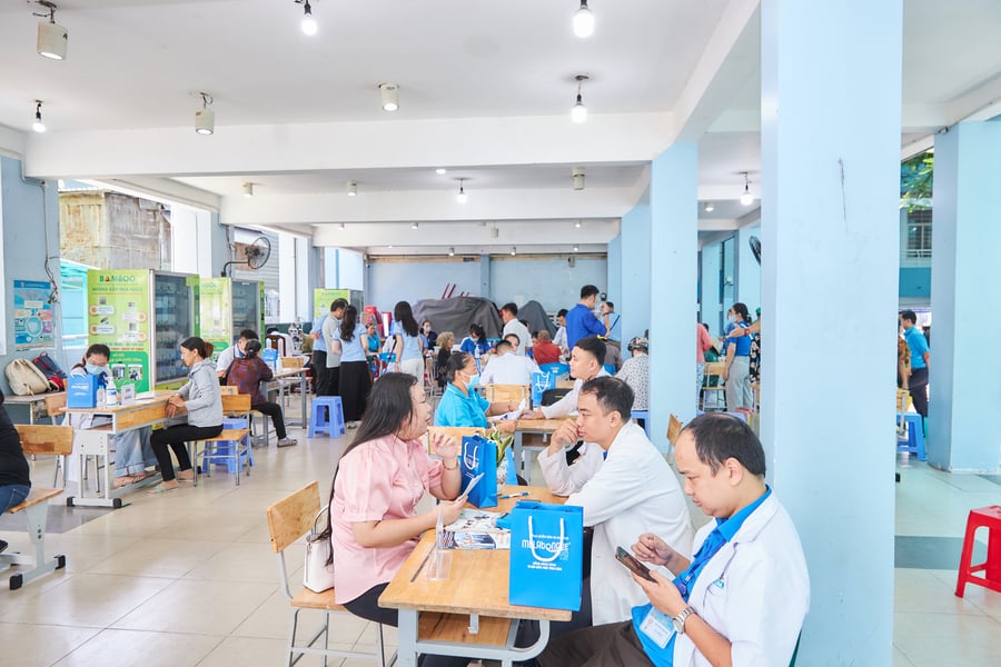 Ban tổ chức đã bố trí 3 khu vực thăm khám sức khỏe miễn phí cho người dân.