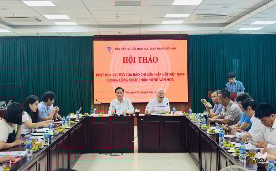 Quang cảnh hội thảo “Phát huy vai trò của báo chí trong công cuộc chấn hưng văn hoá”