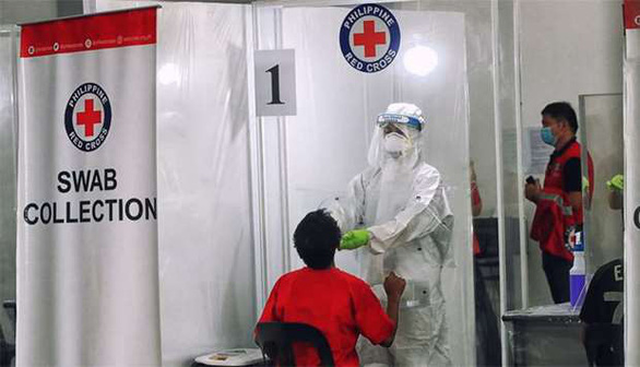 Hội Chữ thập đỏ Philippines ngưng xét nghiệm COVID-19 miễn phí vì chính phủ nợ tiền - Ảnh 1.