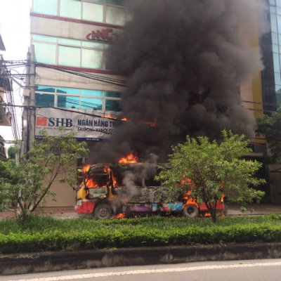 Vụ cháy xe bus ở Lạc Long Quân, Hà Nội