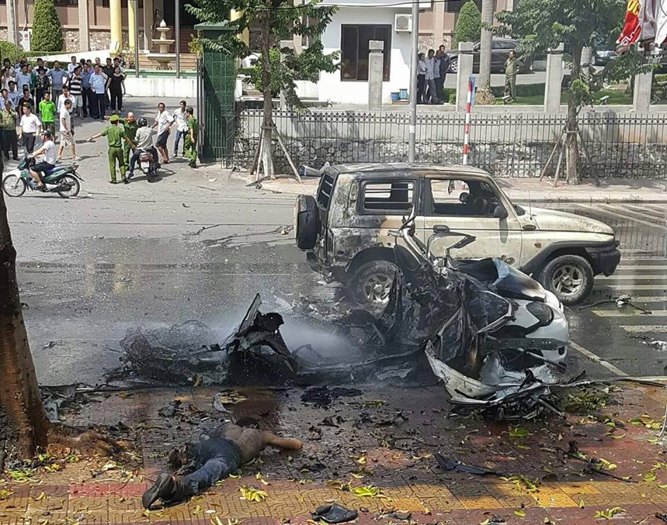 Cháy xe taxi 2 người chết ở Cẩm Phả, Quảng Ninh
