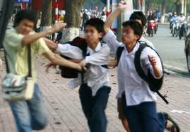 Vụ học sinh trường THCS Quảng An chết sau khi bị 2 thanh niên đánh hội đồng