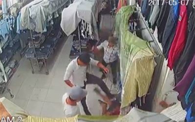 Tin mới nhất vụ nhóm côn đồ chém nhân viên cửa hàng quần áo ở Tân Tạo A, Bình Tân, TP HCM