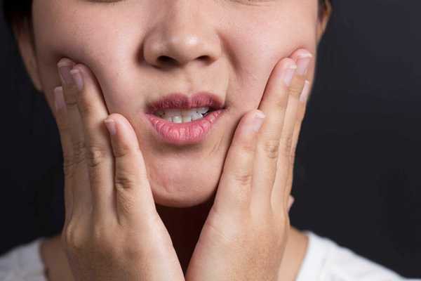 Quan hệ tình dục bằng miệng dễ dẫn tới ung thư vòm họng - Ảnh 2.
