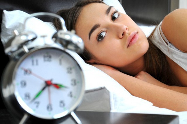 Thường xuyên ngủ nhiều hơn 8 tiếng mỗi đêm làm tăng 56% nguy cơ đột quỵ - Ảnh 1.