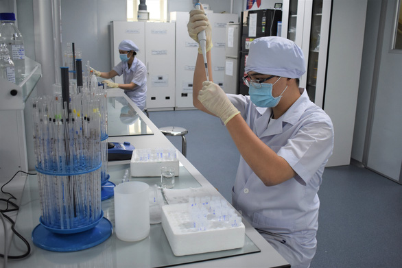 Vắc xin phòng COVID-19 thứ 2 của Việt Nam sẽ ra thị trường vào quý I năm 2022 - Ảnh 1.