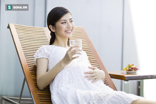 Chuyên gia dinh dưỡng mách 5 loại nước người có thai tuyệt đối không nên uống - Ảnh 1.