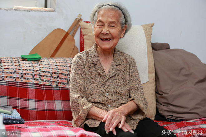 Cụ bà 103 tuổi vẫn nhanh nhẹn, khỏe mạnh nhờ kiên trì làm 1 việc đơn giản trong 29 năm - Ảnh 2.