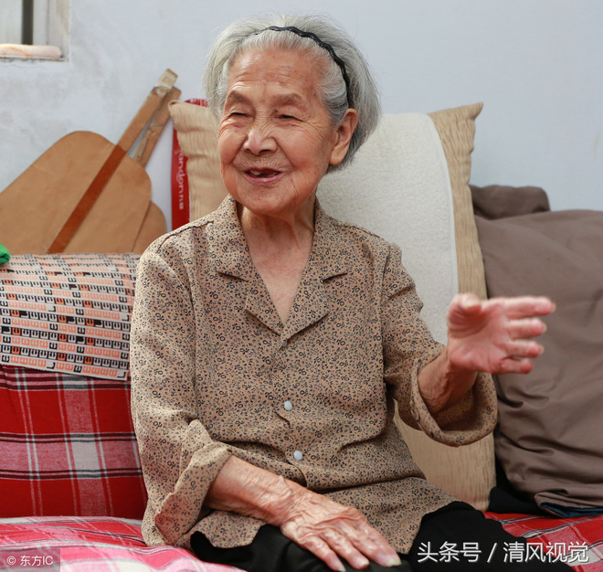 Cụ bà 103 tuổi vẫn nhanh nhẹn, khỏe mạnh nhờ kiên trì làm 1 việc đơn giản trong 29 năm - Ảnh 6.