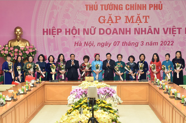 Thủ tướng Chính phủ gặp mặt Hội Nữ doanh nhân Việt Nam.