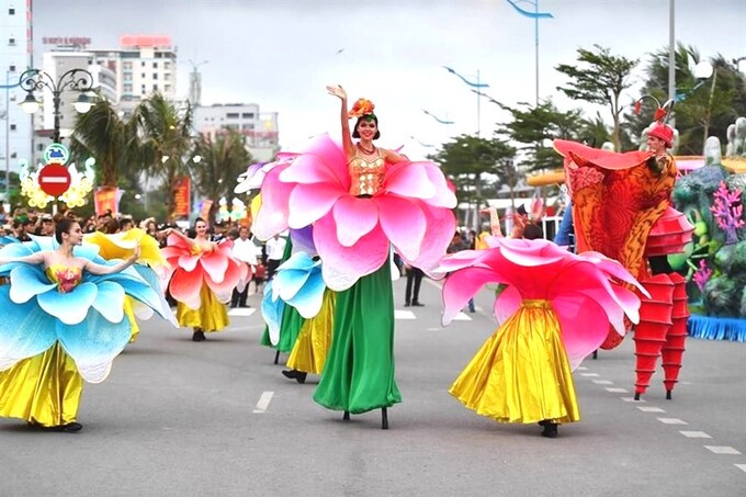 Trong 2 ngày nghỉ lễ 30/4 - 1/5, tại TP Sầm Sơn sẽ diễn ra Lễ hội Carnival đường phố tại Quảng trường biển