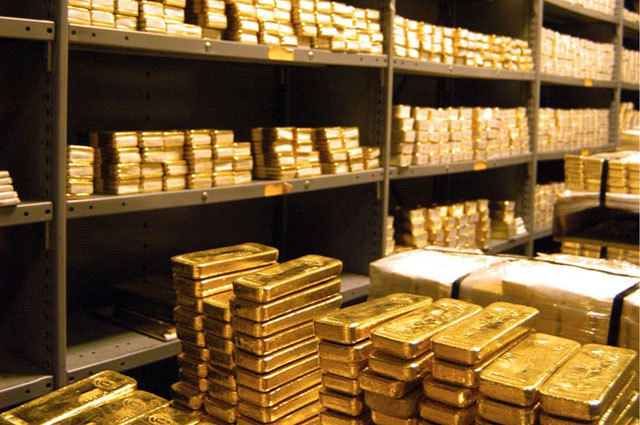 Mỹ trừng phạt kho vàng dự trữ 130 tỷ USD của Nga.