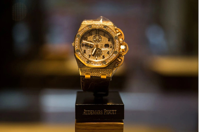 Nga vừa thu giữ lô đồng hồ Thụy Sỹ của hãng Audemars Piguet trị giá hàng triệu USD ở Moscow. Ảnh: Bloomberg