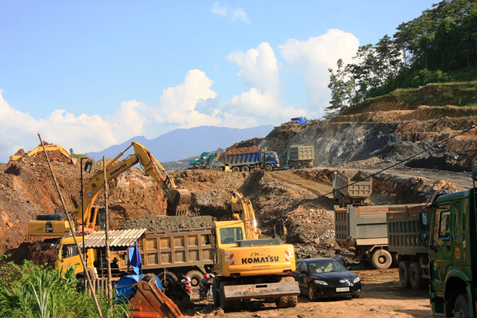 Công ty TNHH Xây dựng Thương mại Lilama tận thu quặng Apatit trái phép.
