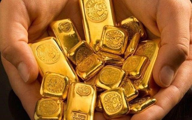 Giá vàng thế giới dồn dập tăng trở lại, trong khi đó giá vàng trong nước tiếp tục giảm. (Ảnh minh họa)