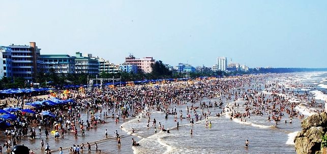 khu du lịch biển Sầm Sơn đón 300.000 lượt khách trong 3 ngày nghỉ Lễ