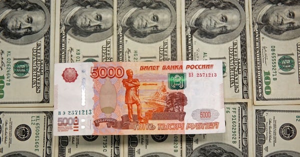 Giá trị đồng rúp của Nga được dự báo sẽ còn bất ổn - Ảnh minh họa của REUTERS